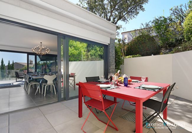 Villa in Roquebrune-sur-Argens - Sea View *****