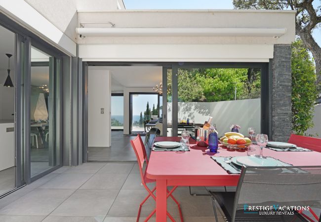 Villa in Roquebrune-sur-Argens - Sea View *****