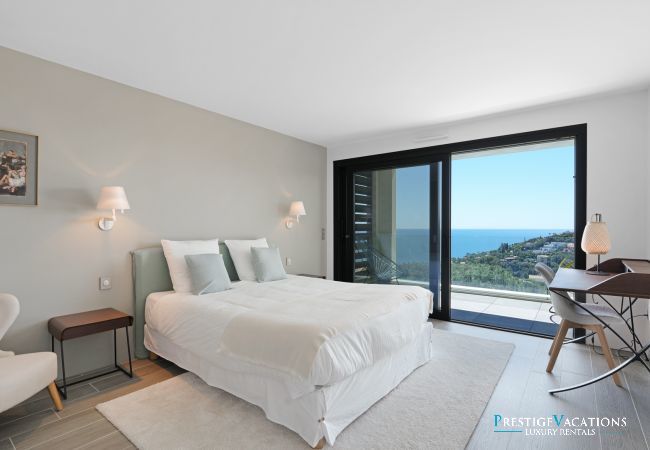 Villa in Roquebrune-sur-Argens - Sea View *****