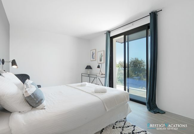 Villa in Roquebrune-sur-Argens - Sea View *****