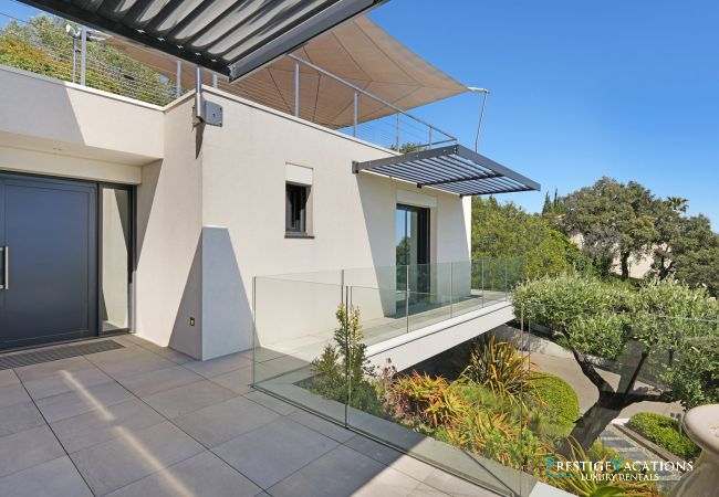 Villa in Roquebrune-sur-Argens - Sea View *****