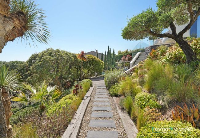 Villa in Roquebrune-sur-Argens - Sea View *****