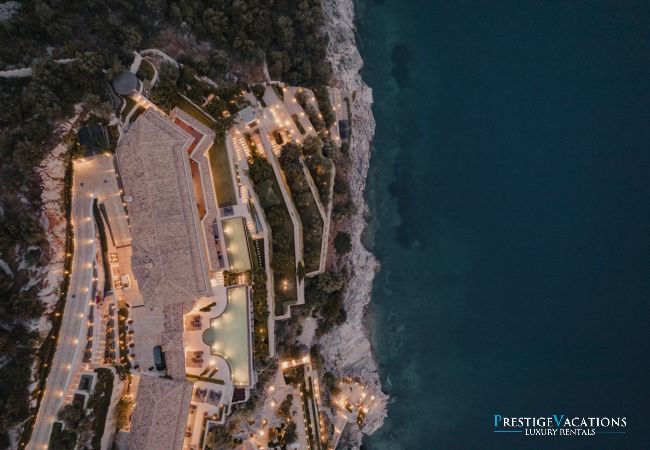 Villa in Nissaki - The Edge