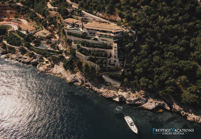 Villa in Nissaki - The Edge