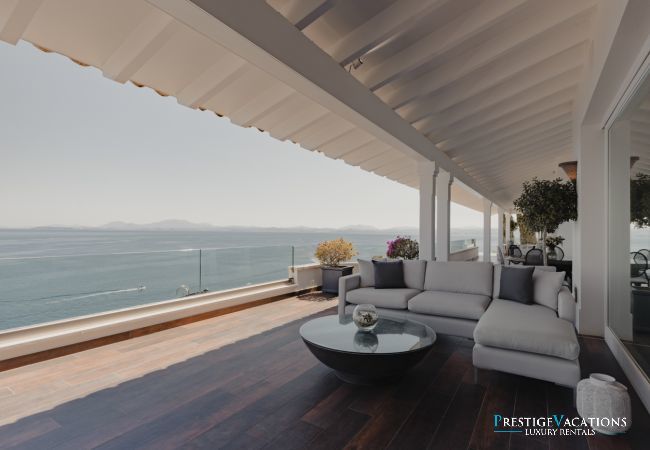 Villa in Nissaki - The Edge