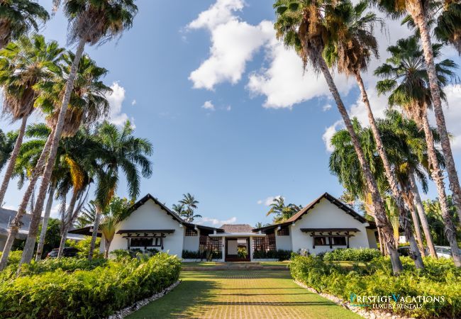 Villa in Casa De Campo - Tropical Modern