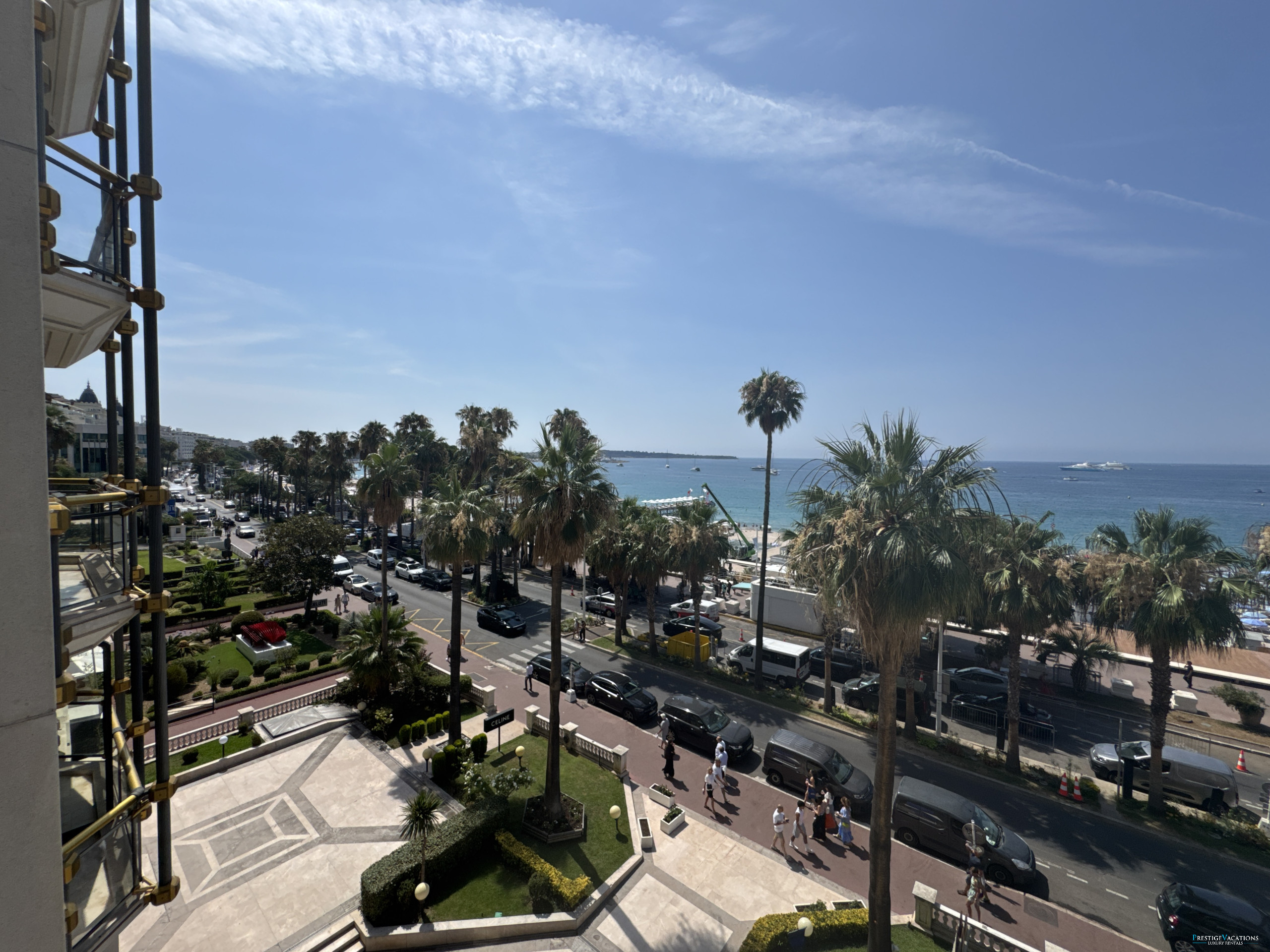  in Cannes - Prakto